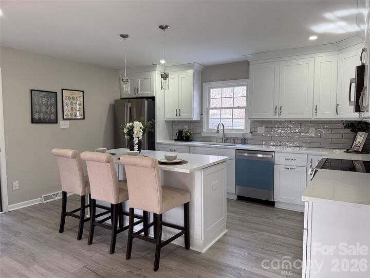 Property Photo:  2411 Kimway Drive  NC 28105 