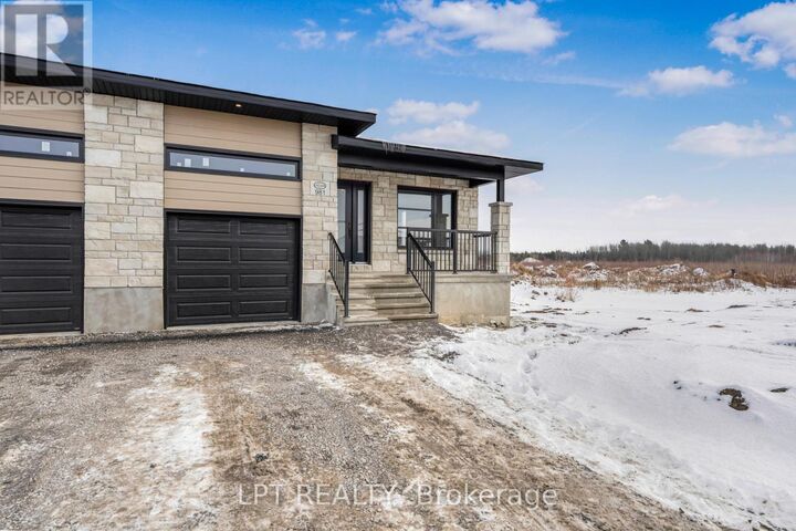 Property Photo: 965 Katia Street ON K0A 2M0