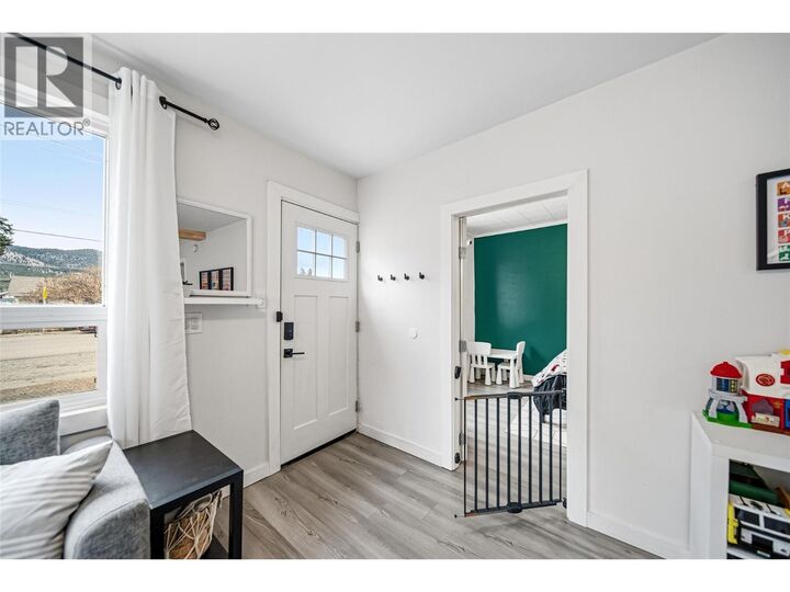 Photo de la propriété:  1552 Canford Avenue  BC V1K 1B8 