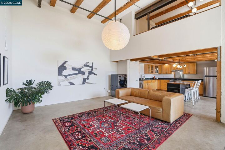 Property Photo:  1920 Union St 8  CA 94607 