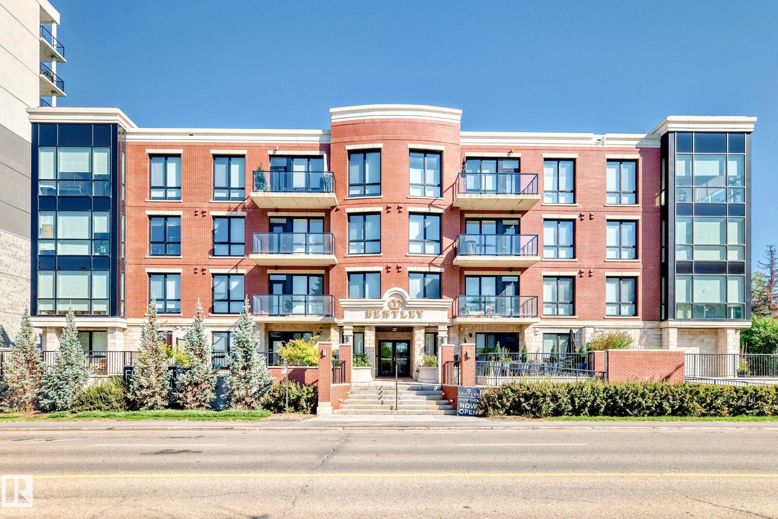 Property Photo: 11710 87 Avenue NW 205 AB T6G 0Y3