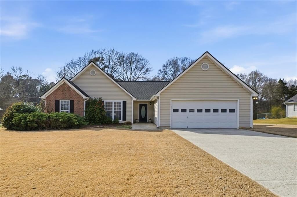 Property Photo:  916 Elijah Way  GA 30620 