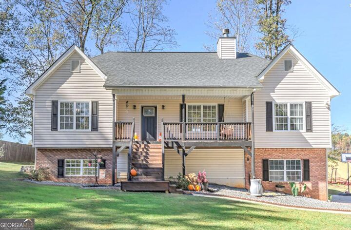 Property Photo: 279 Highlander Way GA 30101