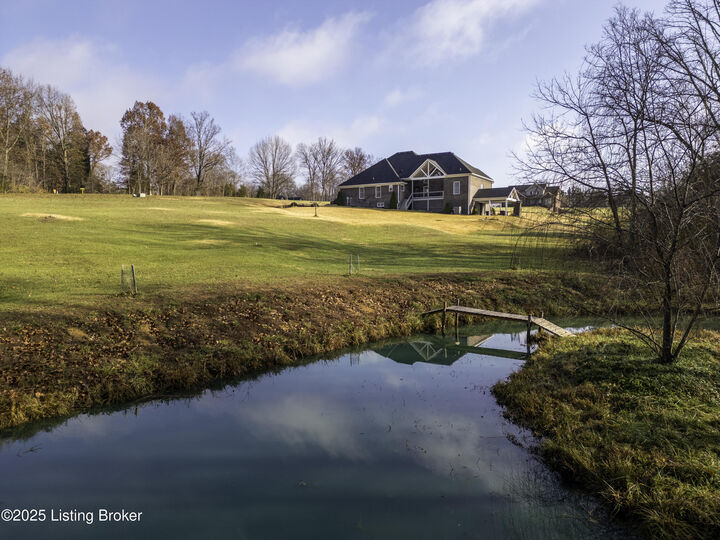 Property Photo:  9100 Hassy Way  KY 40299 