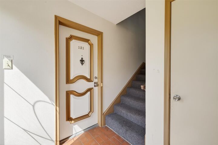 Property Photo:  7600 Burgoyne Road 121  TX 77063 