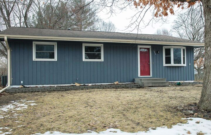Property Photo:  1012 Cedar River Drive  IA 50677 