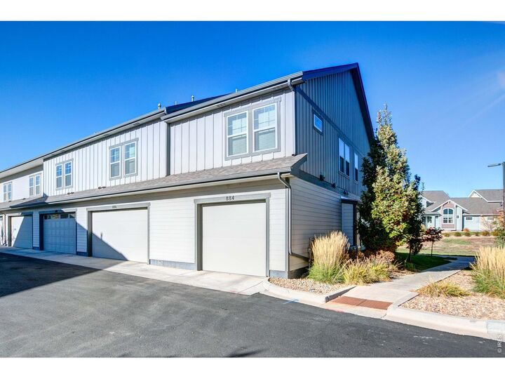 Property Photo:  884 Winding Brook Dr  CO 80513 