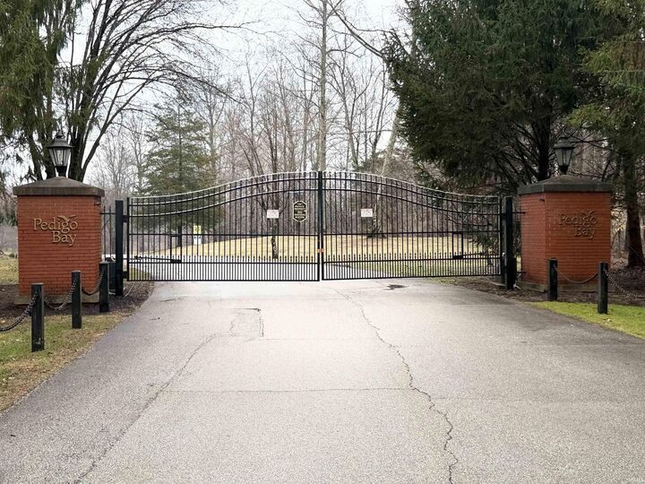 Property Photo:  2687 E Sailor Lane  IN 47408 