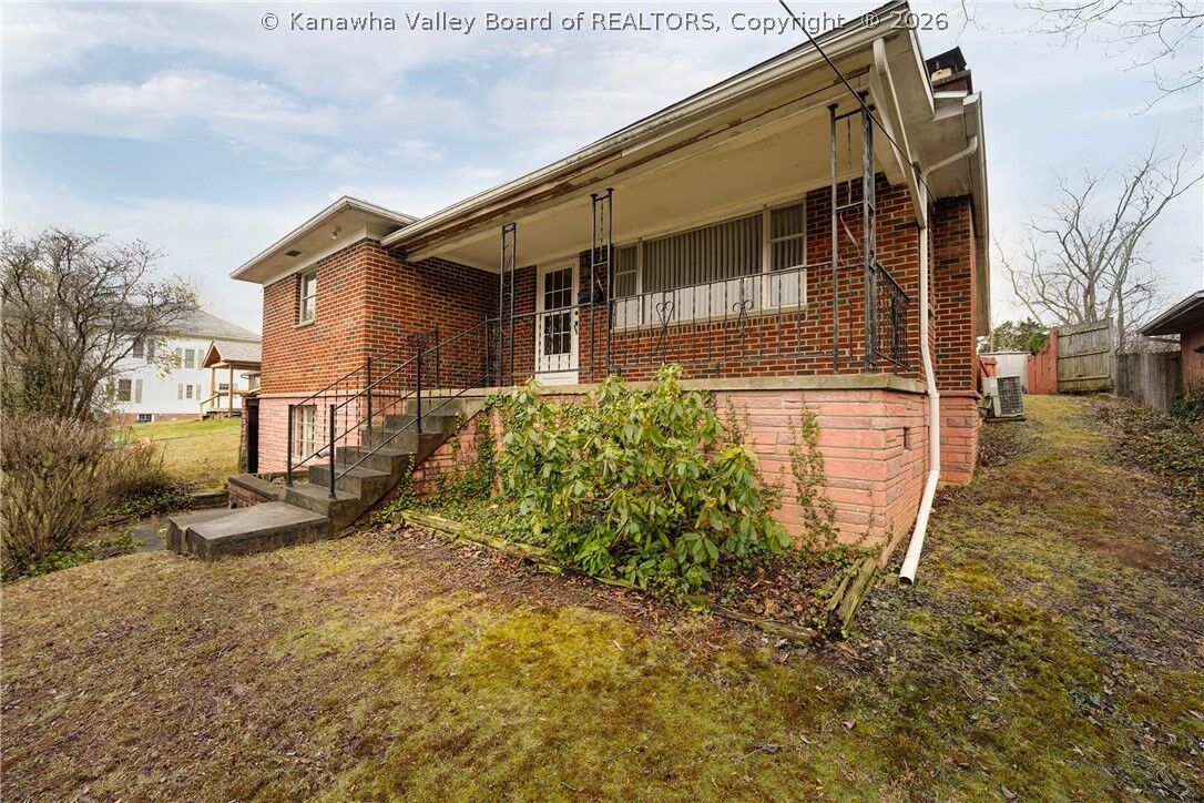 Property Photo:  934 Park Street  WV 25177 
