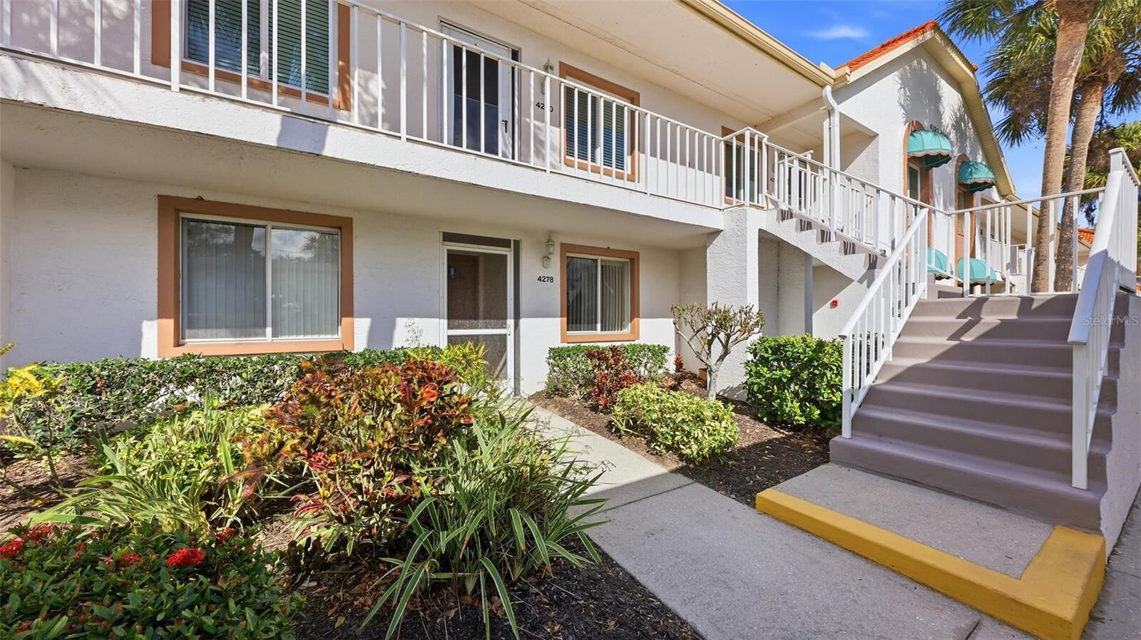 Property Photo: 4278 Madeira Court 3327 FL 34233
