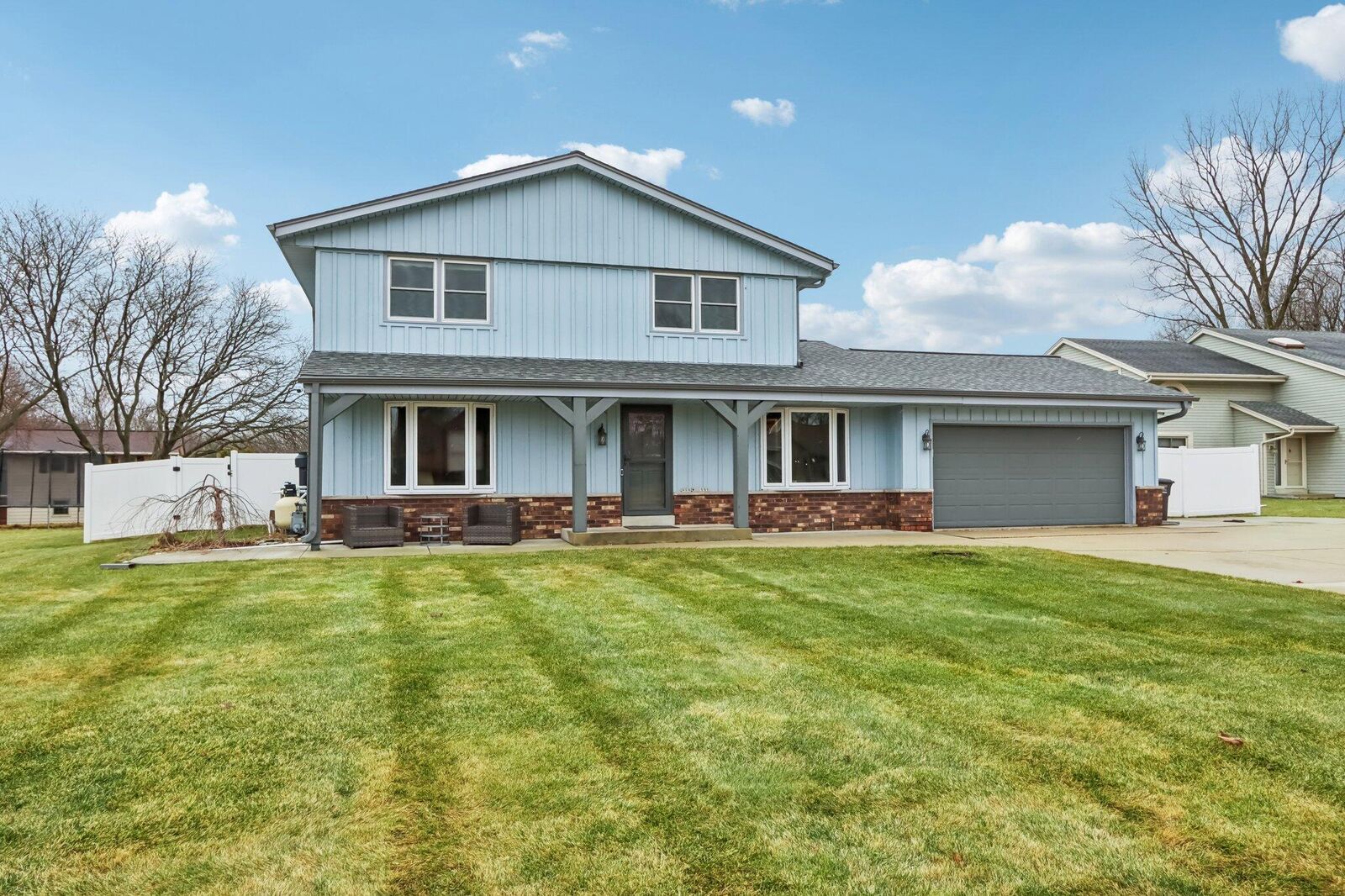 Property Photo:  N28w22131 Indianwood Ct  WI 53186 