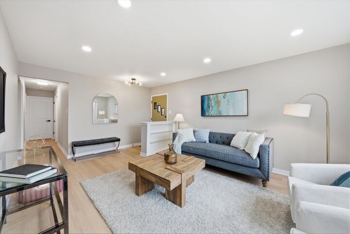 Property Photo:  2846 E 127th Street  IL 60633 