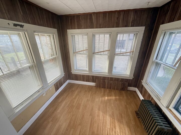 Property Photo:  
