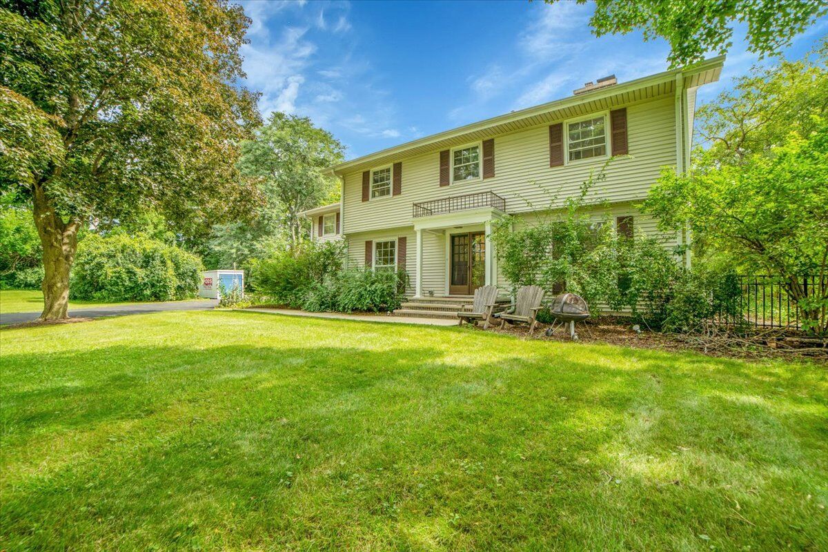 Property Photo: 3N011 Morningside Avenue IL 60185