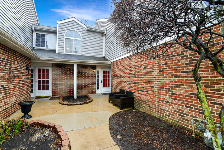 Property Photo:  461 Canterbury Drive 461  IL 60188 