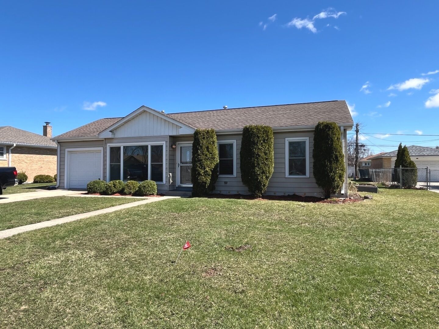 Property Photo: 4917 N Prospect Avenue IL 60706