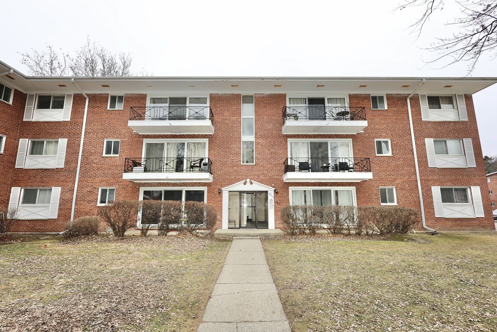 Property Photo: 10111 Old Orchard Court 203 IL 60076