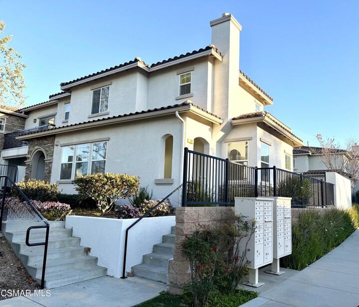 Property Photo:  62 Secret Hollow Lane 77  CA 91320 