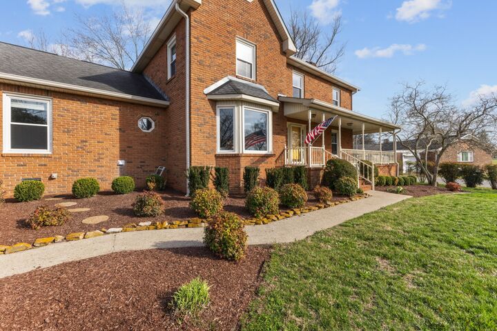 Property Photo:  709 Harris Dr  TN 37066 