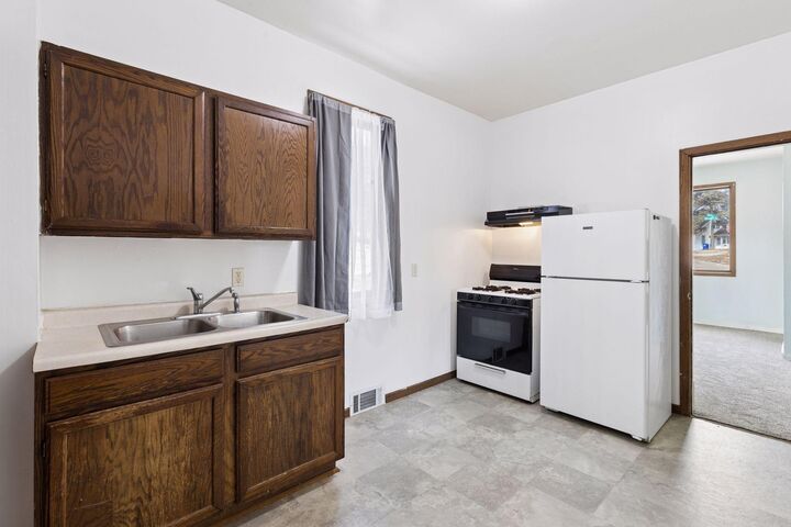 Property Photo:  534 Annapolis Street  MN 55075 