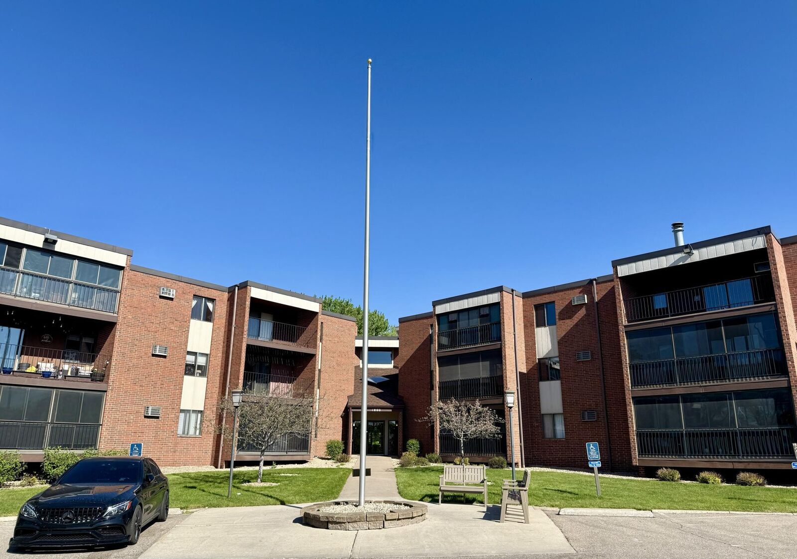 Property Photo:  1800 Riverwood Drive 318  MN 55337 