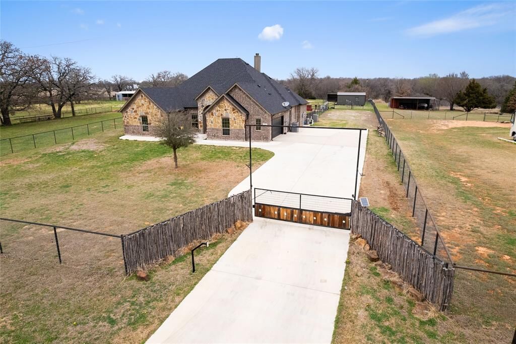 Property Photo:  294 County Road 3386  TX 76073 