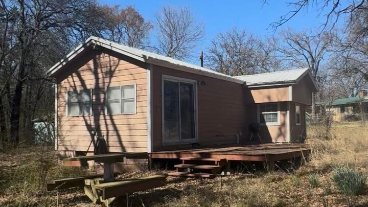 Property Photo:  610 Oak Tree Road  TX 76245 