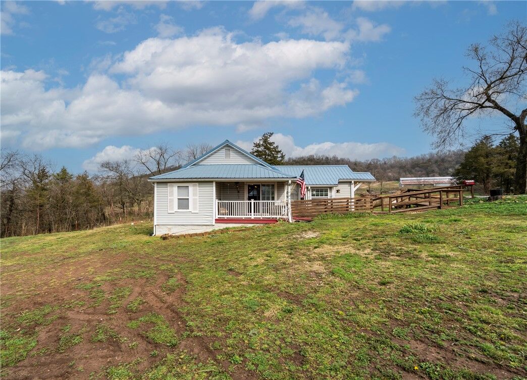Property Photo:  1262 N 59 Highway  AR 72768 