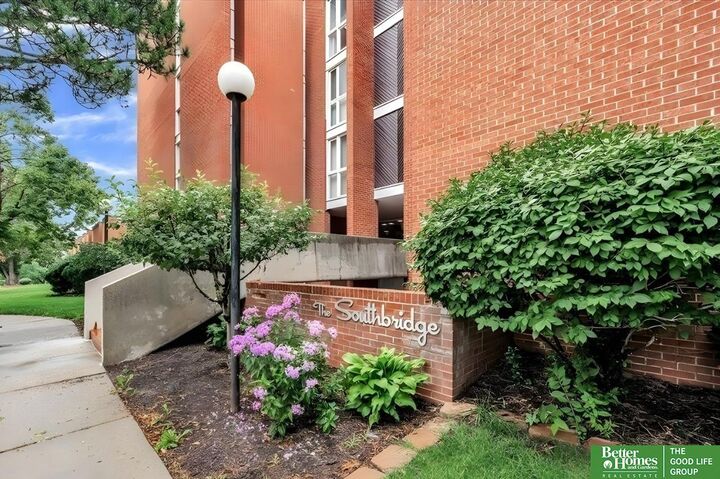 Property Photo:  3702 Jackson Street 105  NE 68105 