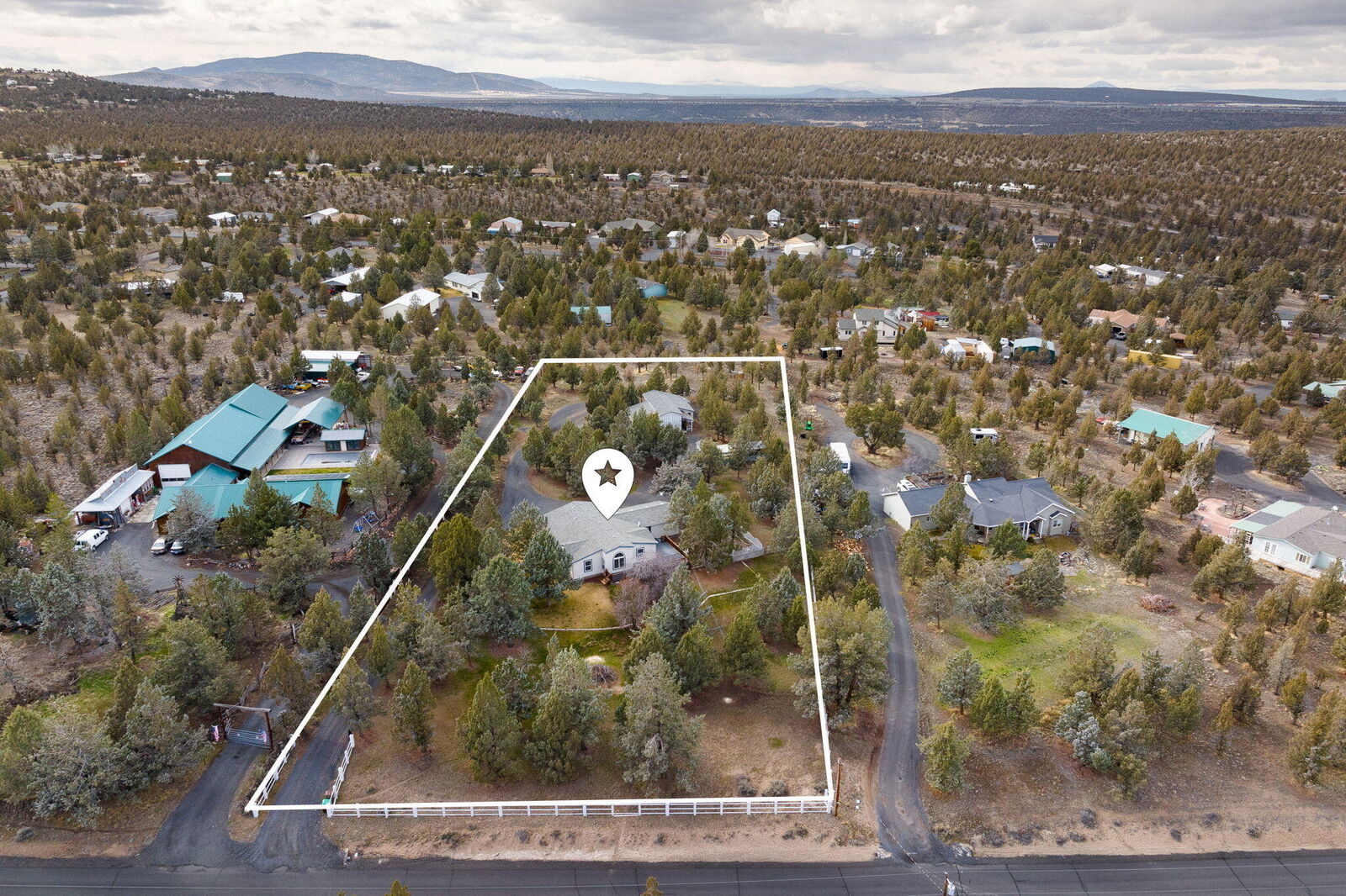 Property Photo: 4943 SE Jerry Drive OR 97754