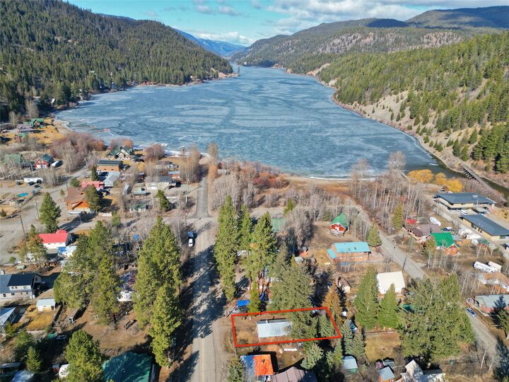 Photo de la propriété:  2649 Otter Avenue  BC V0X 1W0 