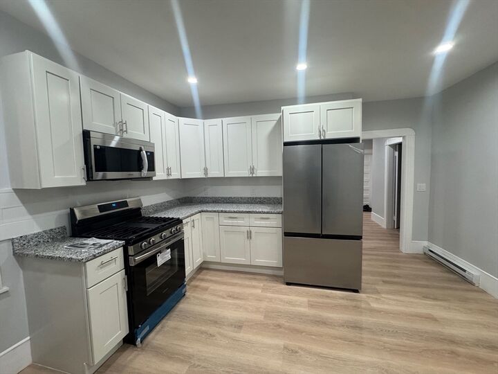 Property Photo:  16 Ashton Street 1  MA 01605 