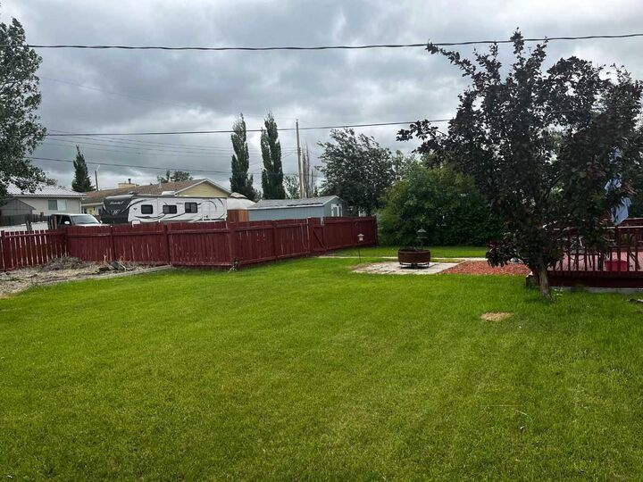 Property Photo: 119 3 Avenue W AB T0J 1S0