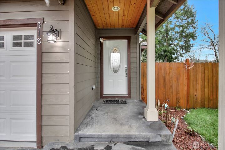 Property Photo:  318 E Highland Drive  WA 98223 