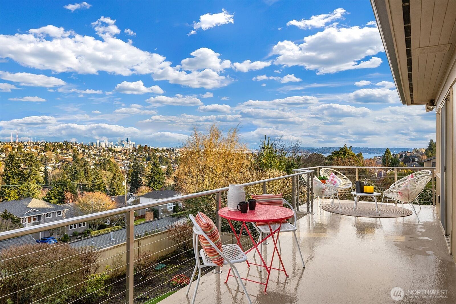 Property Photo:  3026  38th Avenue W  WA 98199 