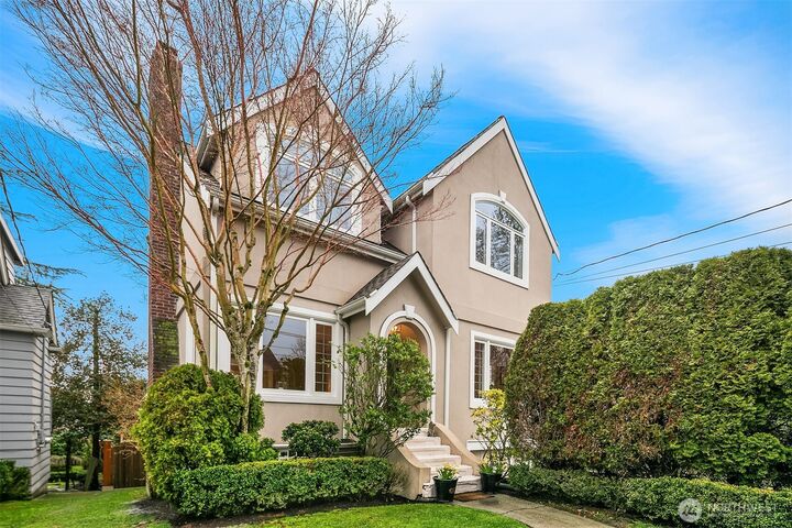 Property Photo:  4721  45th Avenue NE  WA 98105 