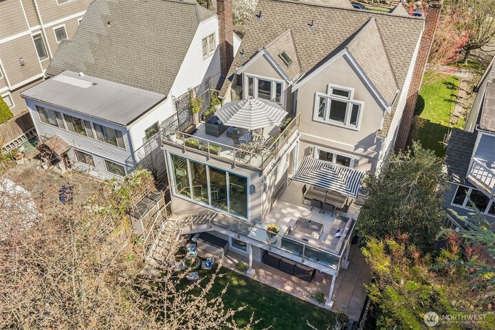 Property Photo:  4721  45th Avenue NE  WA 98105 