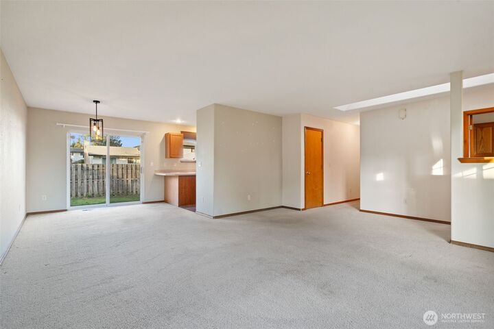 Property Photo:  1226 W Birch Street  WA 98584 