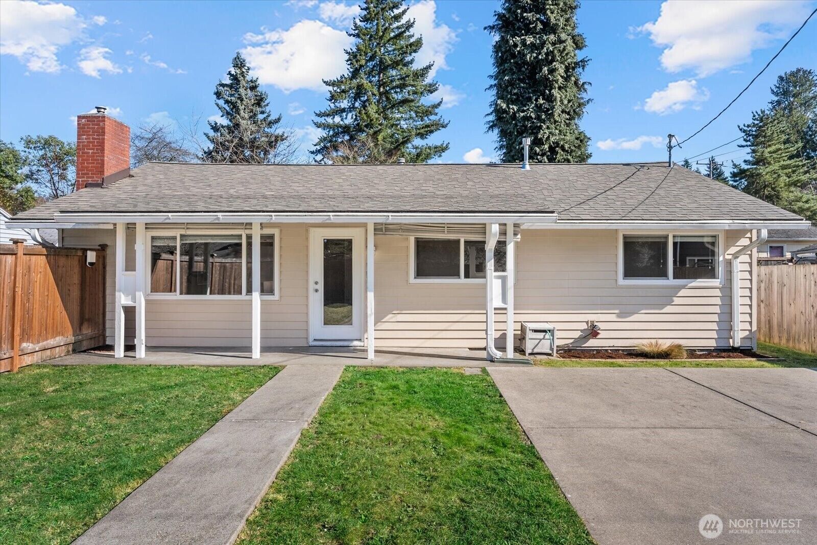 Property Photo:  17004  11th Avenue NE  WA 98155 