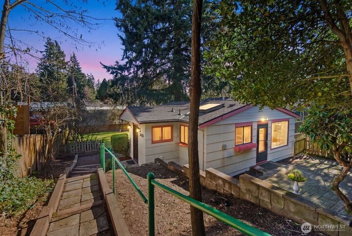 Property Photo: 14044 Lenora Place N WA 98133