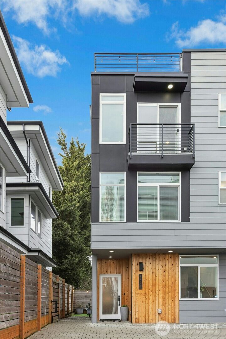 Property Photo:  1142 NW 59th Street B  WA 98107 