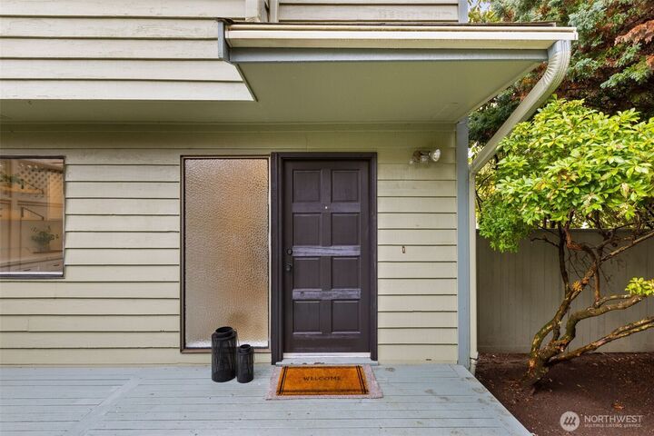 Property Photo: 25426 213th Avenue SE 51 WA 98038