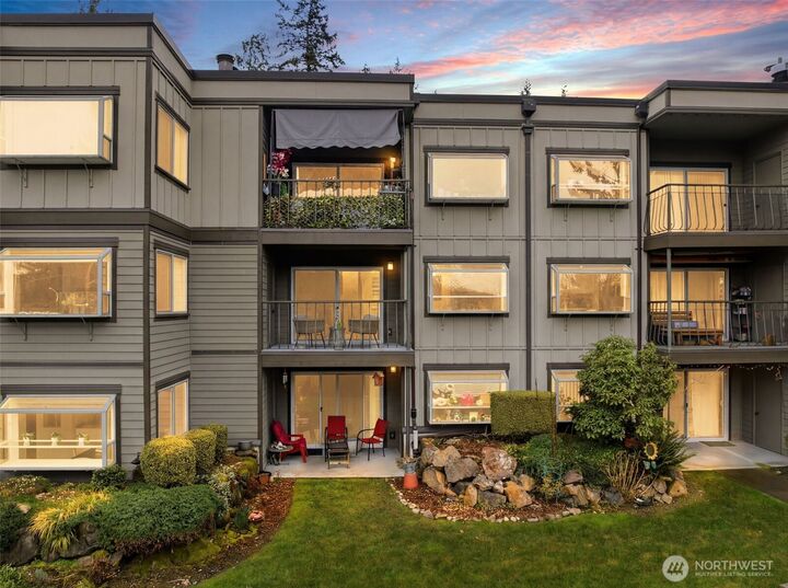 Property Photo:  17464 NE 38th Street B202  WA 98052 