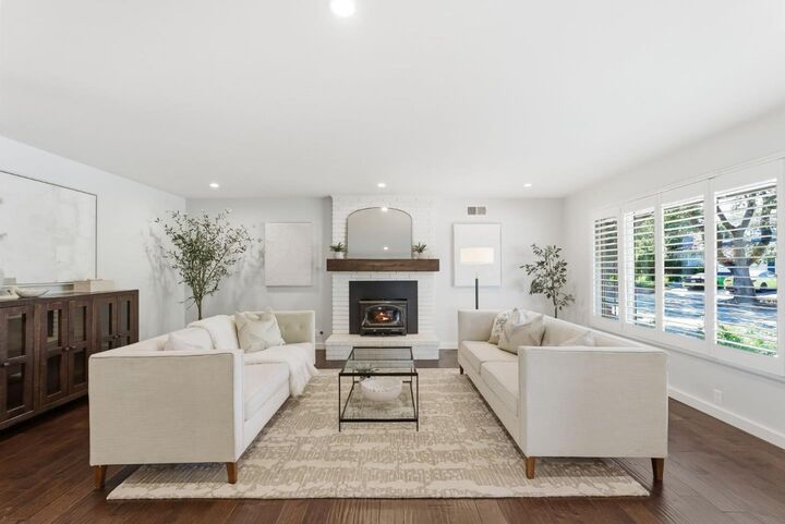 Property Photo:  323 Myrtle Street  CA 94062 