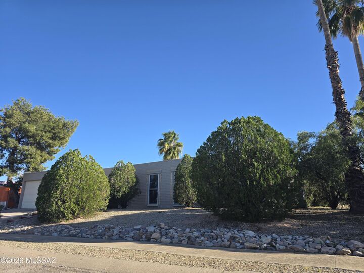 Property Photo:  9402 E Placita Eunice  AZ 85715 