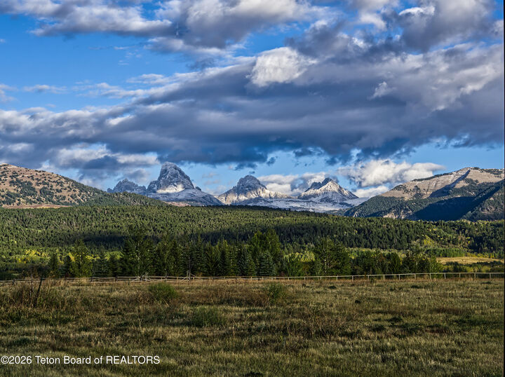 Property Photo:  1970 Snow Crest Ranch Drive  ID 83422 