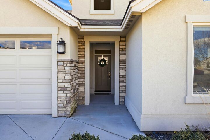 Property Photo:  2243 Legacy Lane  WA 99352 