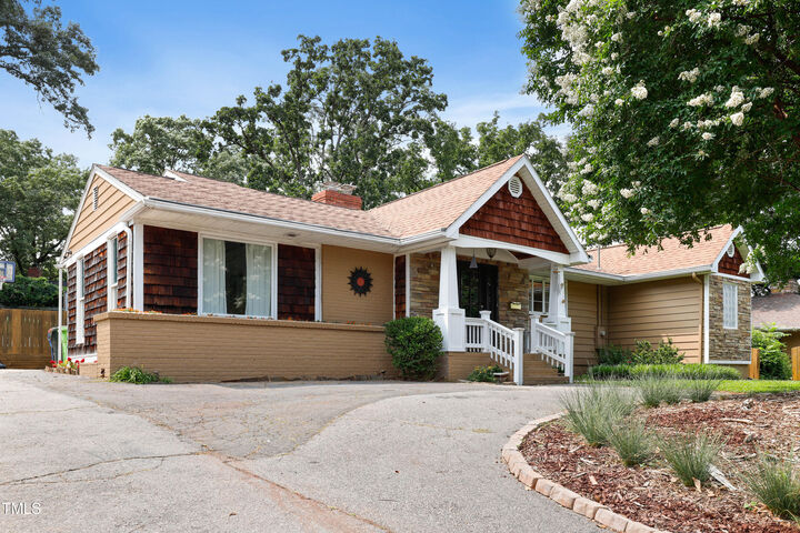 Property Photo: 821 Woodburn Road NC 27605