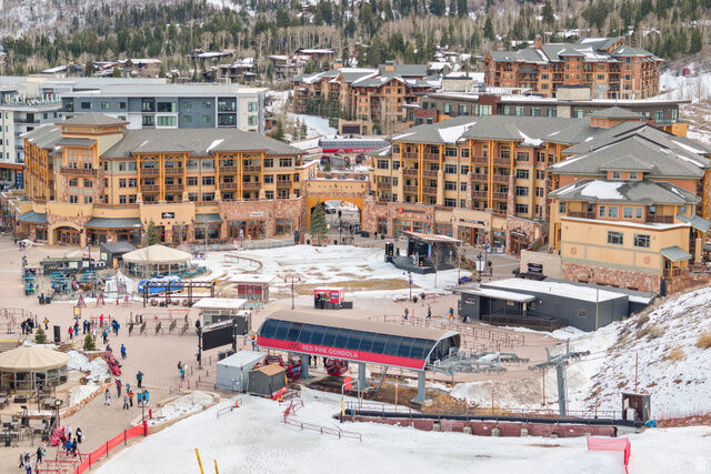 Property Photo: 3720 N Sundial Ct C110 UT 84098