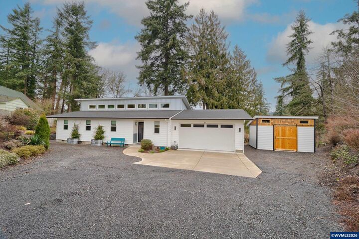 Property Photo:  1720 9th Av  OR 97386 